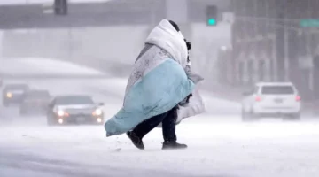 توقف واسع.. إلغاء أكثر من 10 آلاف رحلة جوية بأمريكا بسبب العواصف الشتوية